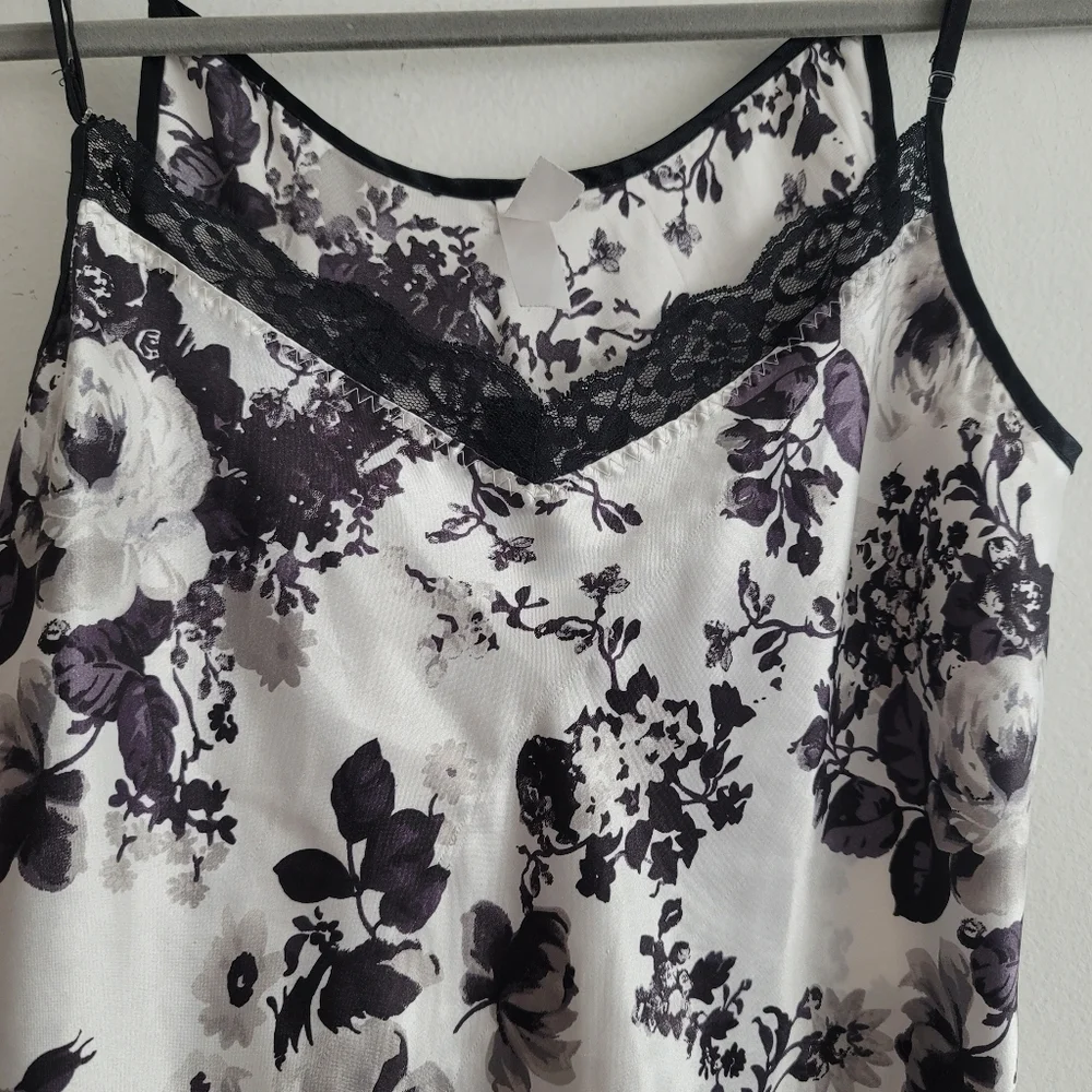 Y2K Black White Satin Camisole Floral Rose Tank Top Size Medium‎